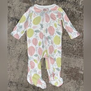 Carters footie onesie size 6 months